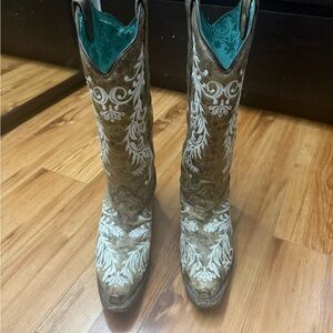 Women's Embroidered Western Boots - Brown and White